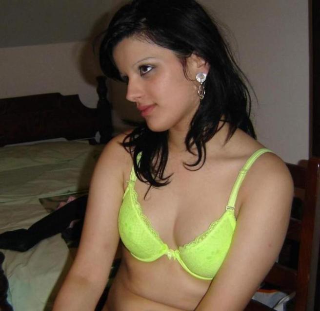 Indian-Desi-Sexy-Naked-Bhabhi-Aunty-Housewife-Nude-Porn-Sex-XXX-HD-Pictures-31